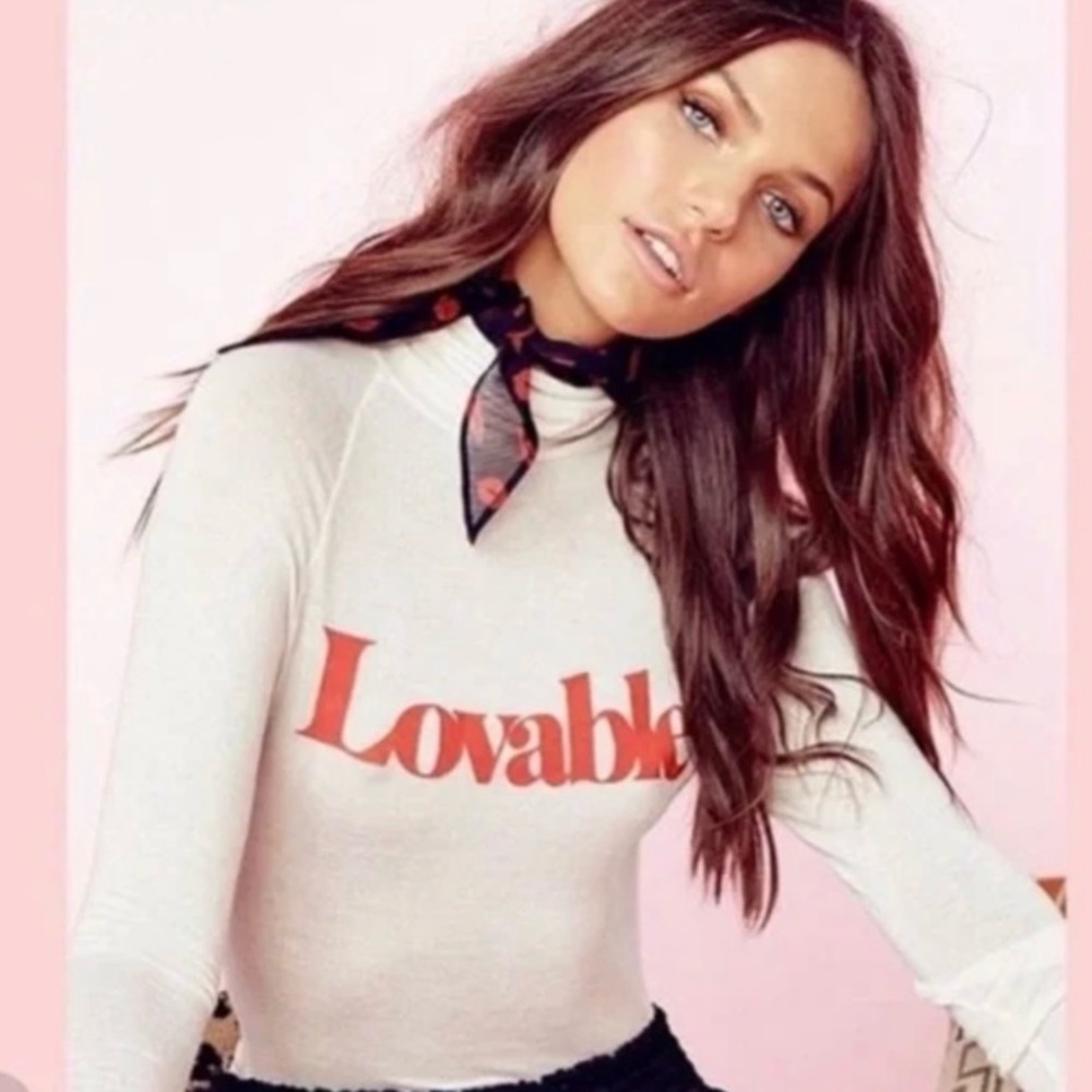 💫HP‼️💫 NWT DAYDREAM NATION “Lovable” Turtleneck Long Sleeve Tee, Size Large